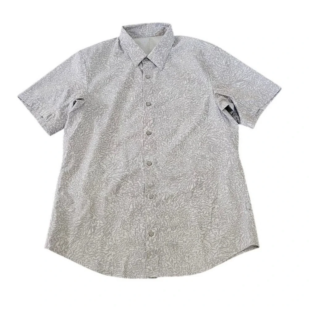 Lululemon Airing Easy Button Up Shirt Men Medium Gray Patterned Short Sleeve